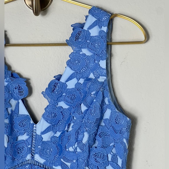 EUC Vineyard Vines 144th Kentucky Derby Lace Dress In Periwinkle, Size 00 - Picture 10 of 16